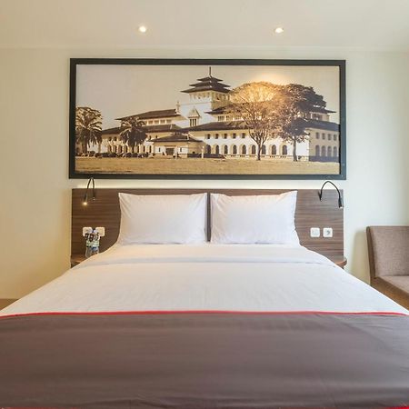 Super Oyo Collection O Hotel Pasar Baru Heritage Bandung Kültér fotó