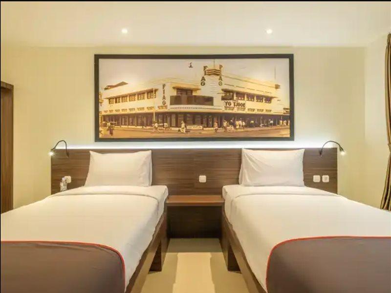 Super Oyo Collection O Hotel Pasar Baru Heritage Bandung Kültér fotó